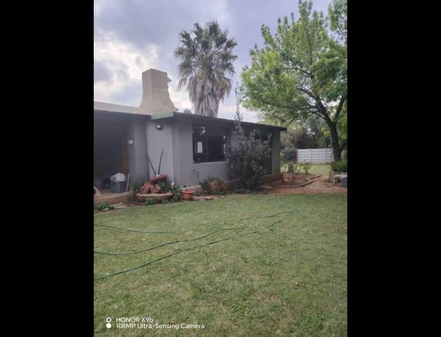 3 BEDROOM HOUSE FOR SALE IN VANDERBIJLPARK SE 2